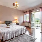 5 Bedroom In To