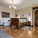 Prázdninový dům 5 Bedroom In To Bollengo
