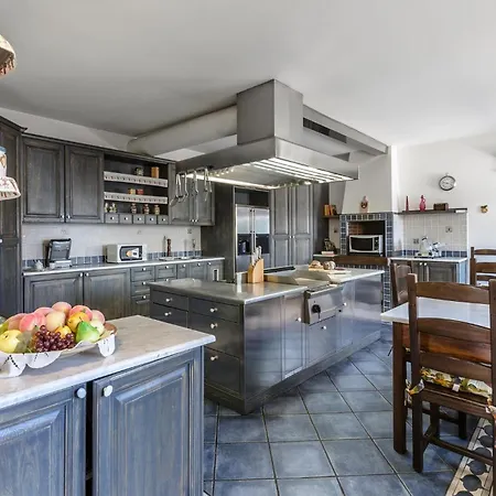 Tatil Evi 5 Bedroom In To Bollengo