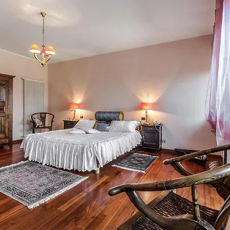 5 Bedroom In To *