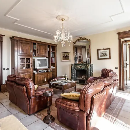 5 Bedroom In To بيت للعطل