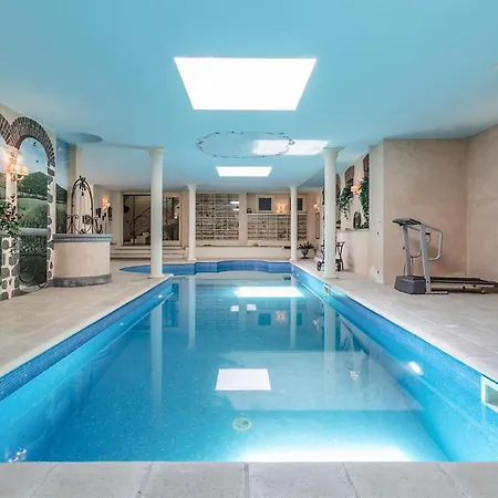 5 Bedroom In To Casa vacanze *