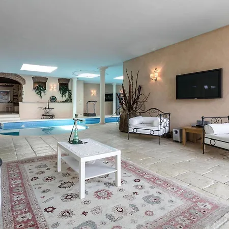 Casa vacanze 5 Bedroom In To *