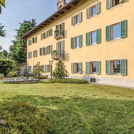 5 Bedroom In To Nyaraló Bollengo