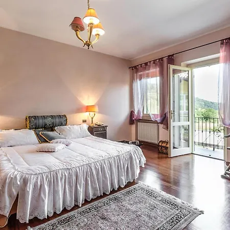 5 Bedroom In To