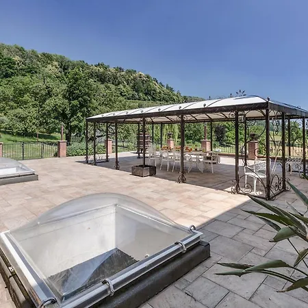 5 Bedroom In To *