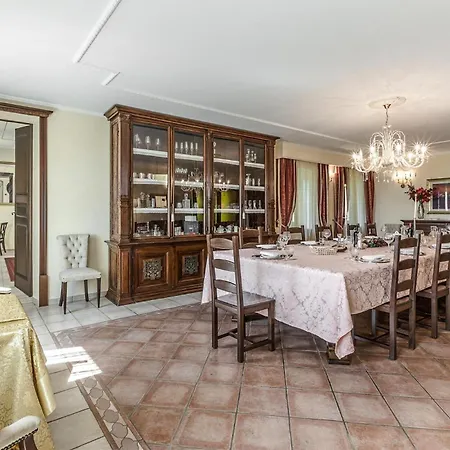 5 Bedroom In To * Bollengo