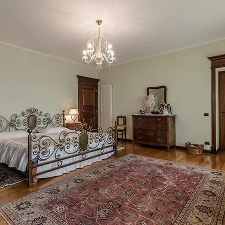 5 Bedroom In To Nyaraló