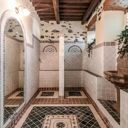 5 Bedroom In To