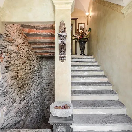 Сasa de vacaciones 5 Bedroom In To