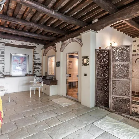 5 Bedroom In To Hébergement de vacances Bollengo