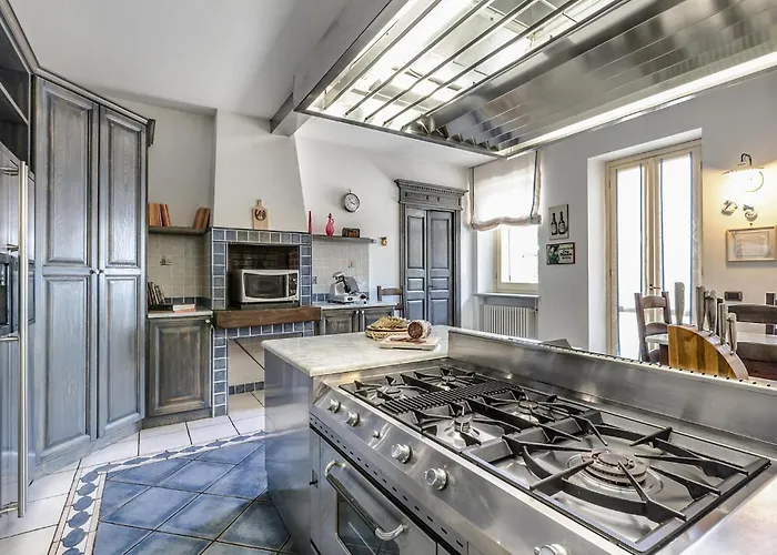 5 Bedroom In To Nyaraló *