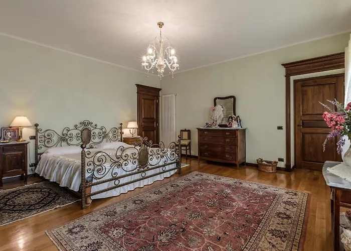 5 Bedroom In To Nyaraló