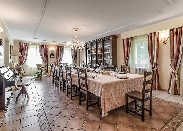 5 Bedroom In To Bollengo