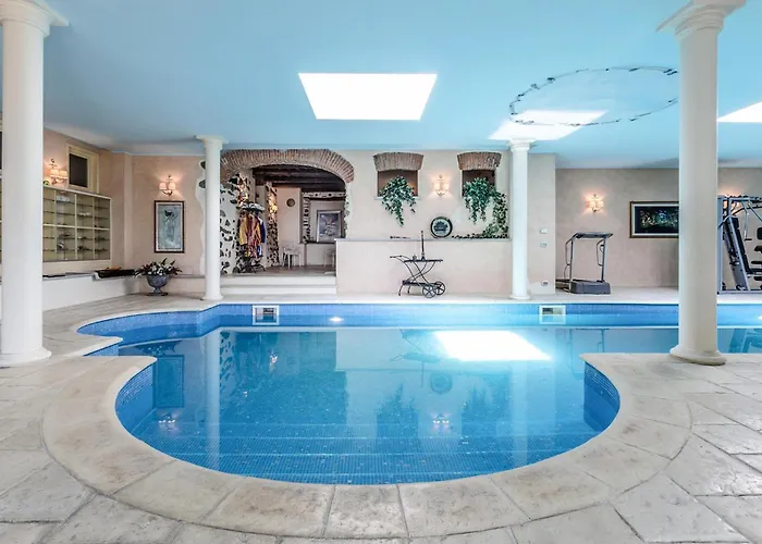 5 Bedroom In To * Bollengo