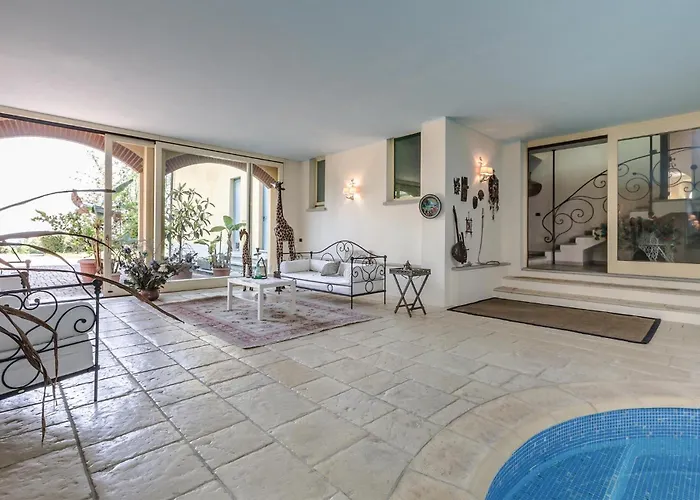 5 Bedroom In To Ferienhaus *