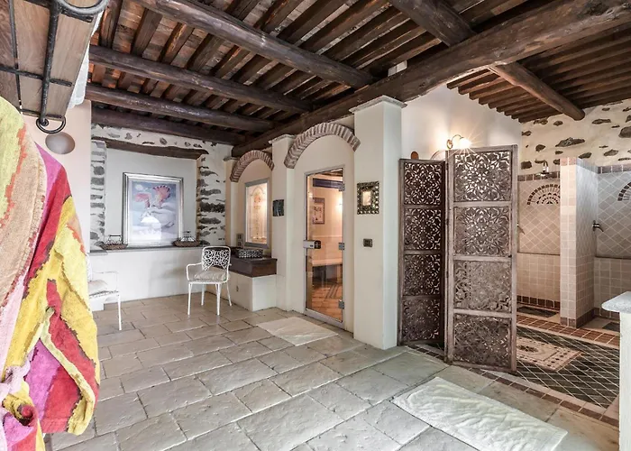 5 Bedroom In To Ferienhaus Bollengo